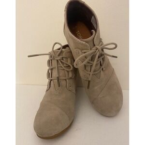 TOMS Suede Wedge Ankle Booties Lace Up Taupe Boots‎ Womens Size 7.5